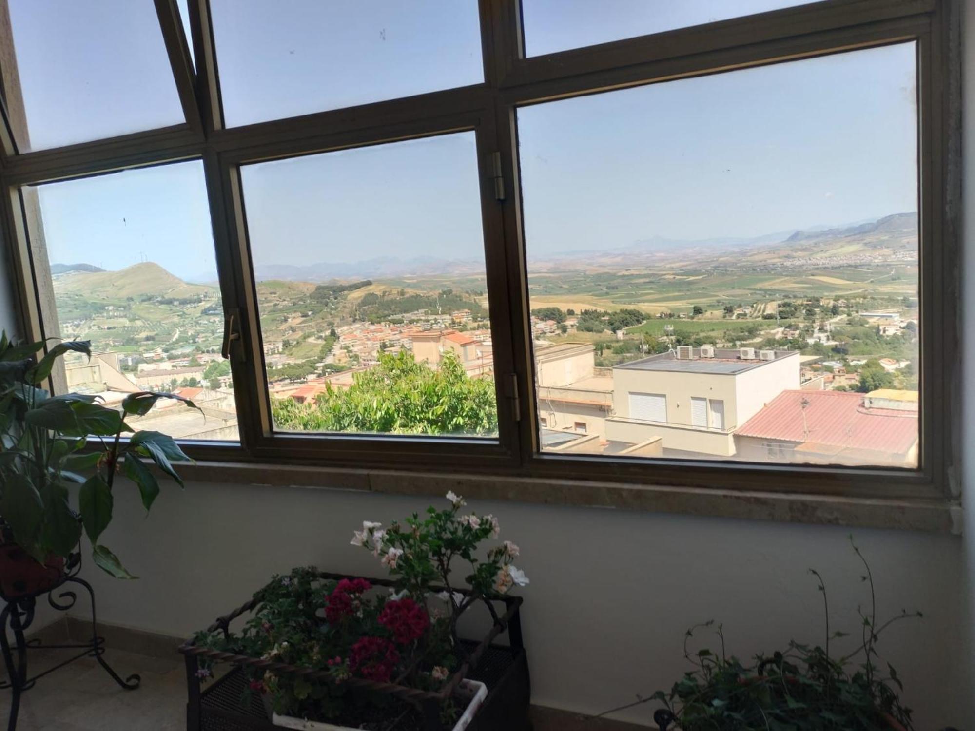 D&P Suites 1 Salemi Exterior photo