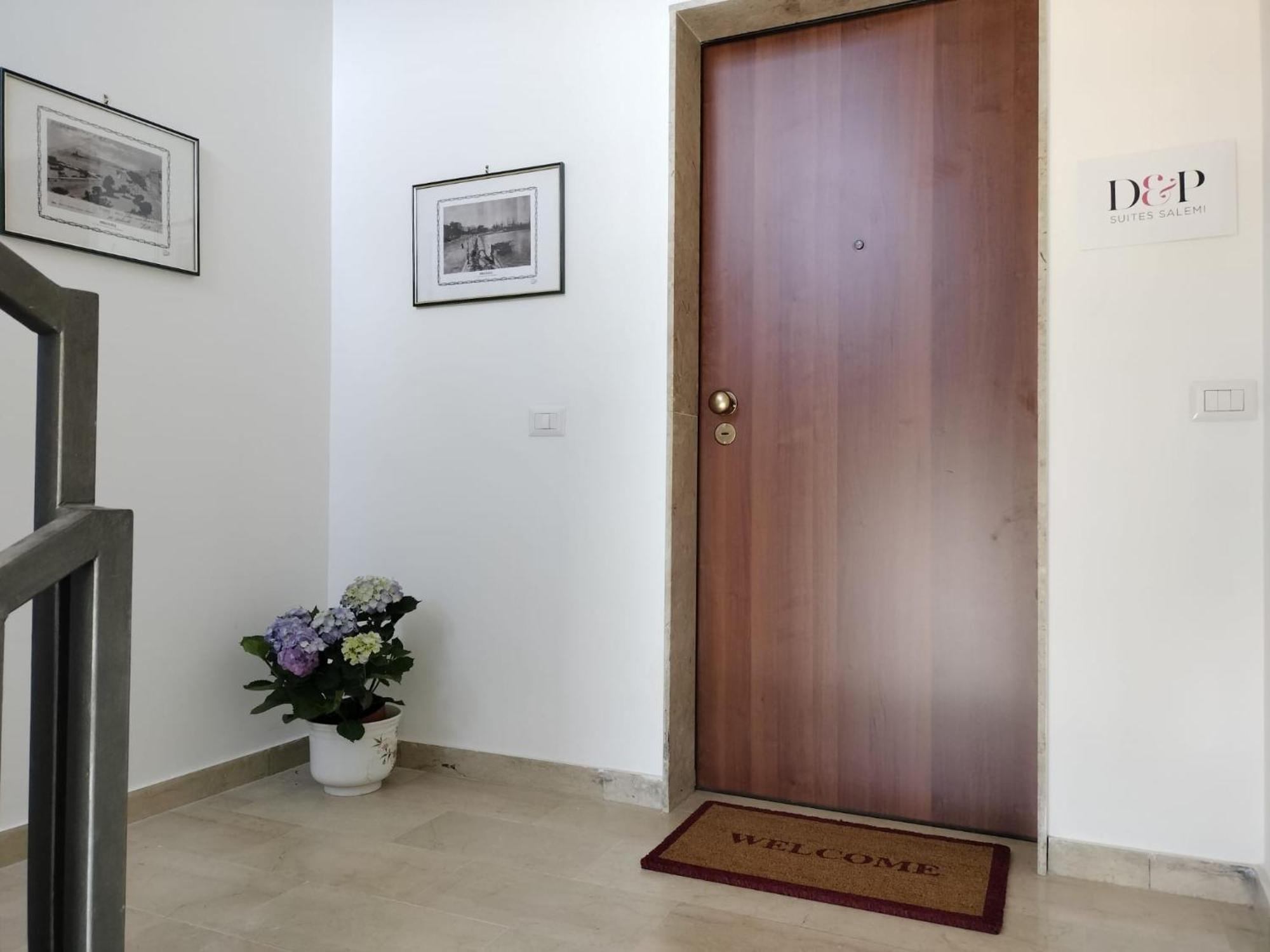 D&P Suites 1 Salemi Exterior photo