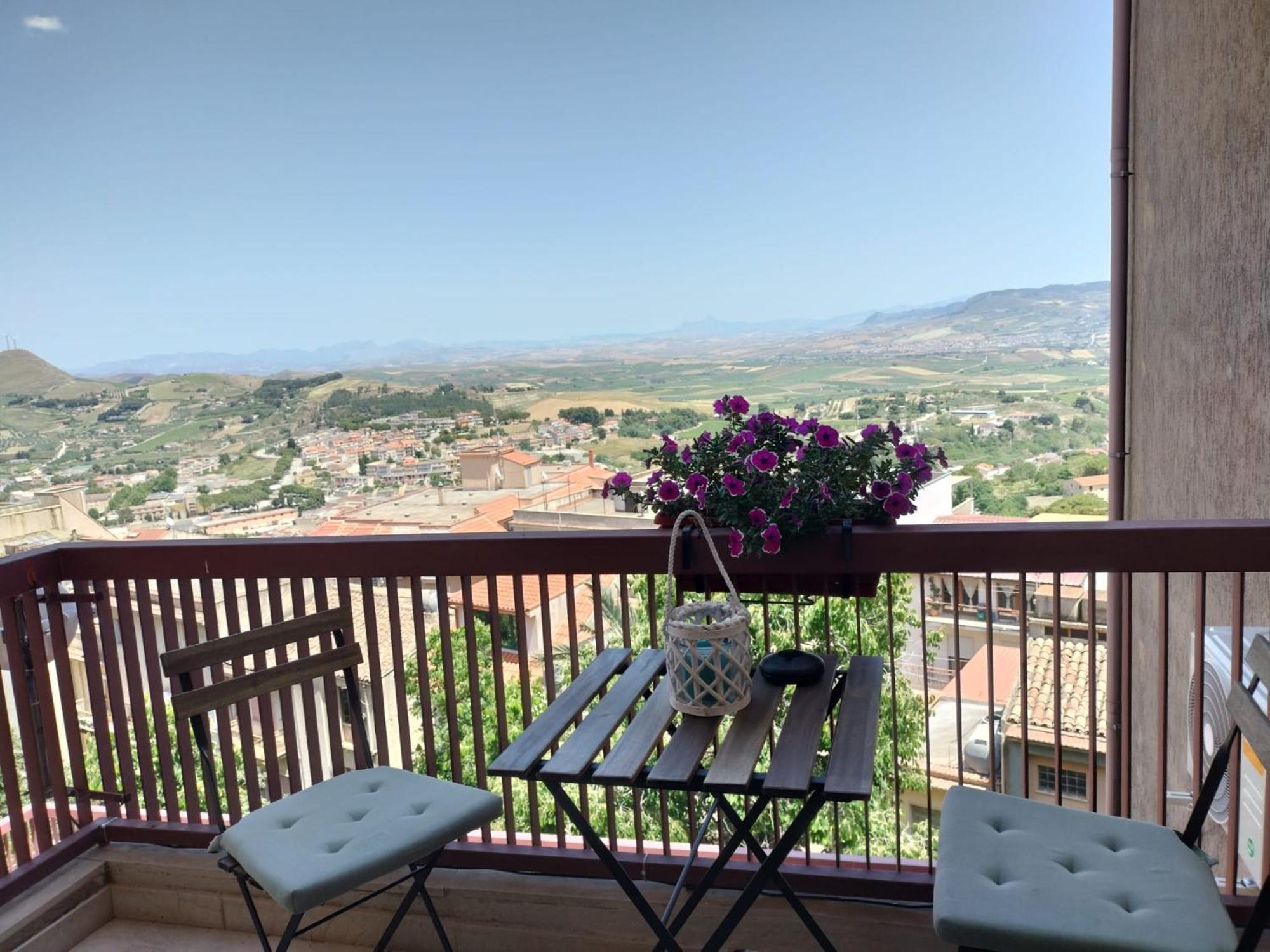 D&P Suites 1 Salemi Exterior photo