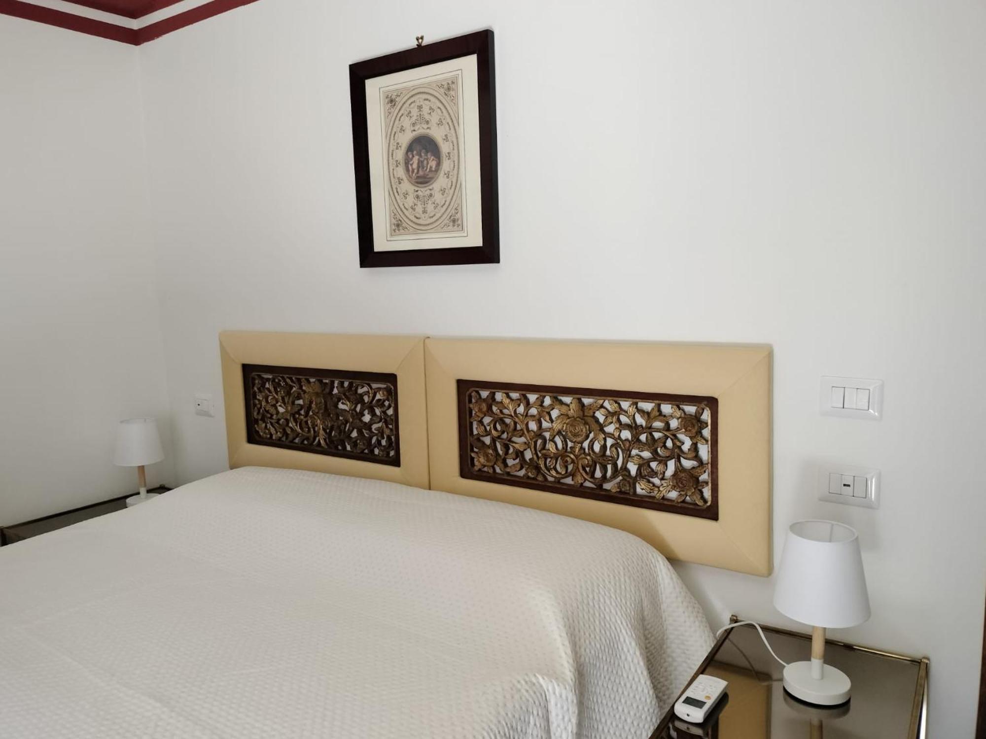 D&P Suites 1 Salemi Room photo